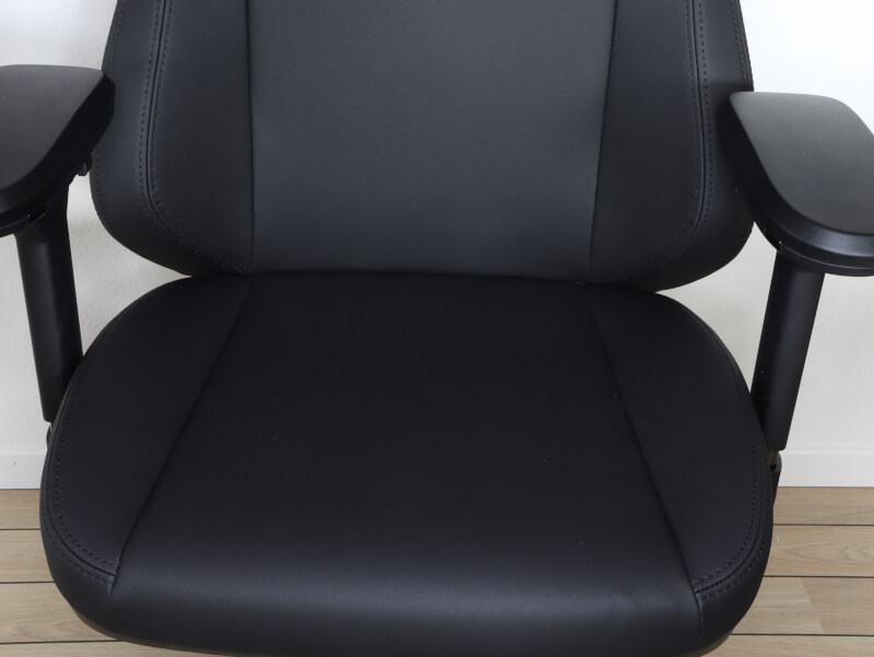 Noblechairs Aura Black Edition ergonomi.JPG